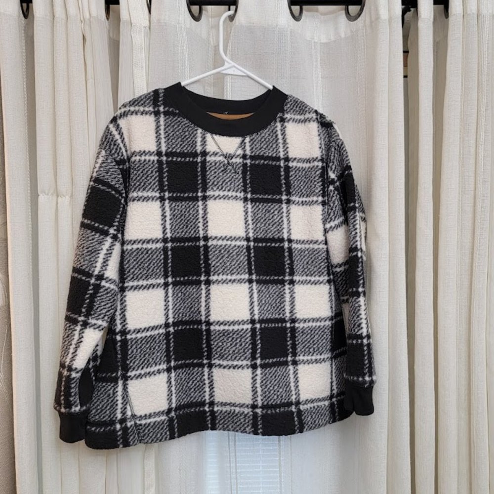 Koolaburra by Ugg Plaid Black and White Petite Medium Lounge Set